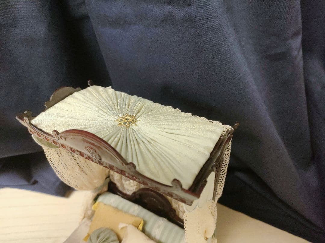 ミニチュア家具　1/12　天蓋ベッド　べスパック製家具　ドールハウス作家作品