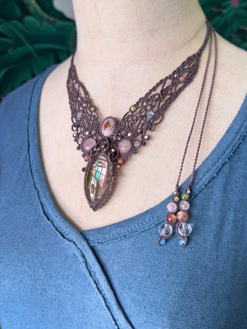 アイリスクォーツ＆♡カンテラオパール＆モルガナイトのマクラメ編みネックレス♡