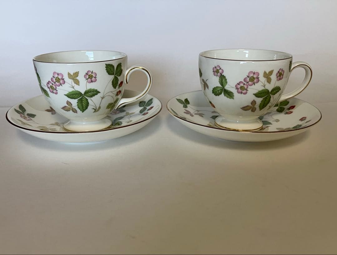 ウェッジウッド　ワイルドストロベリー　カップ&ソーサー2客セット