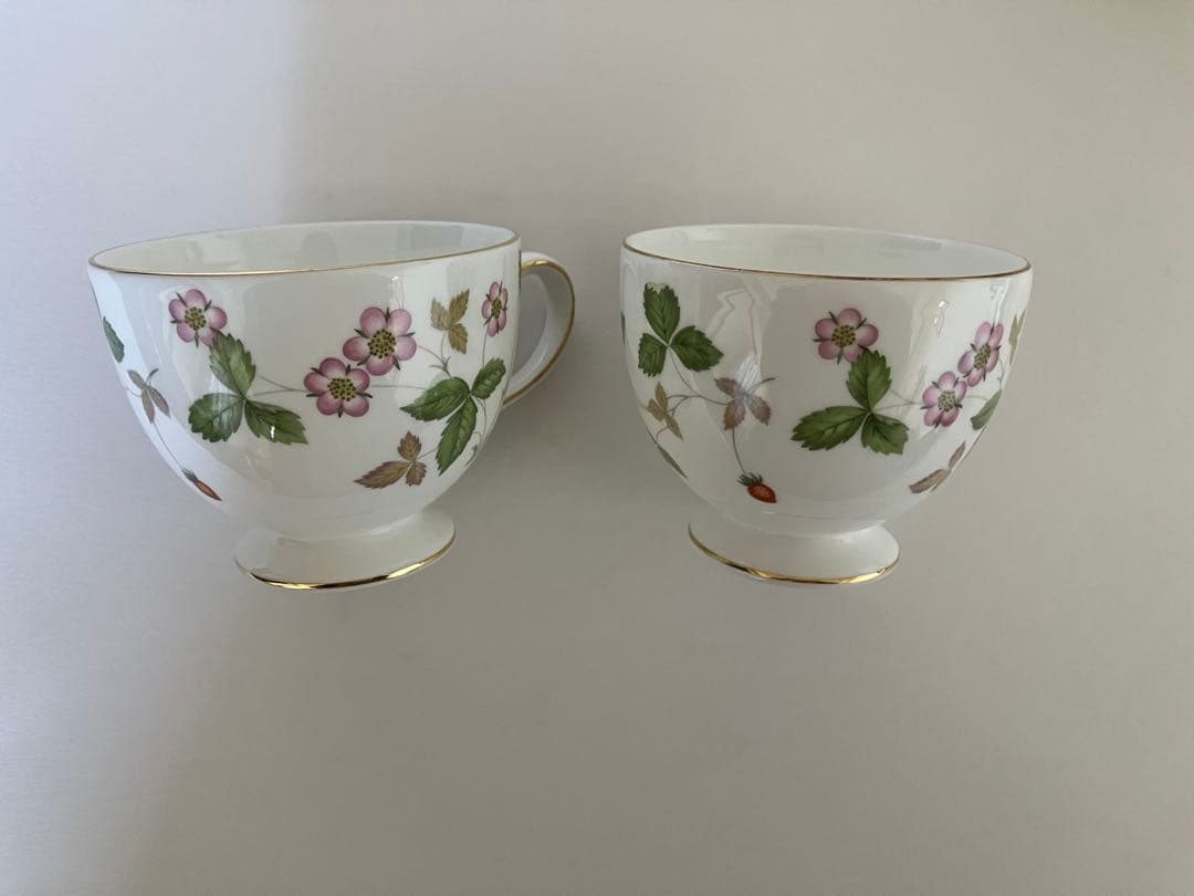 ウェッジウッド　ワイルドストロベリー　カップ&ソーサー2客セット