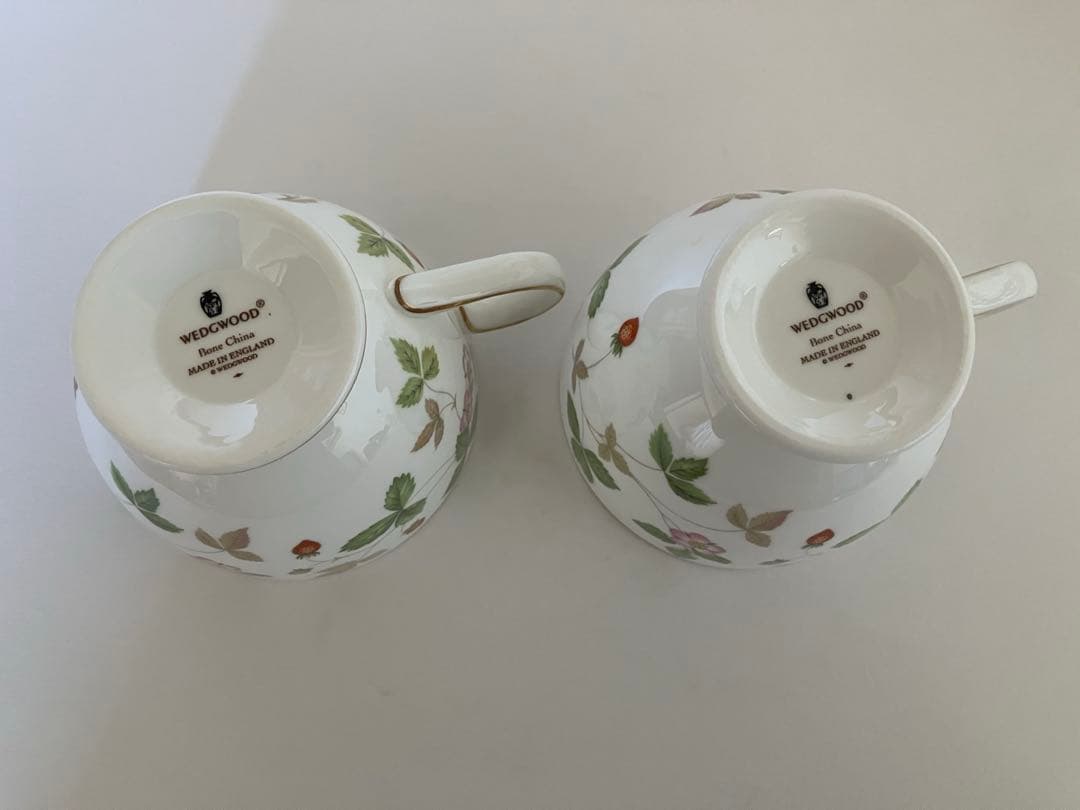 ウェッジウッド　ワイルドストロベリー　カップ&ソーサー2客セット