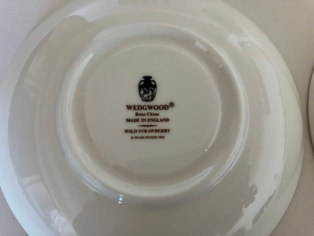 ウェッジウッド　ワイルドストロベリー　カップ&ソーサー2客セット