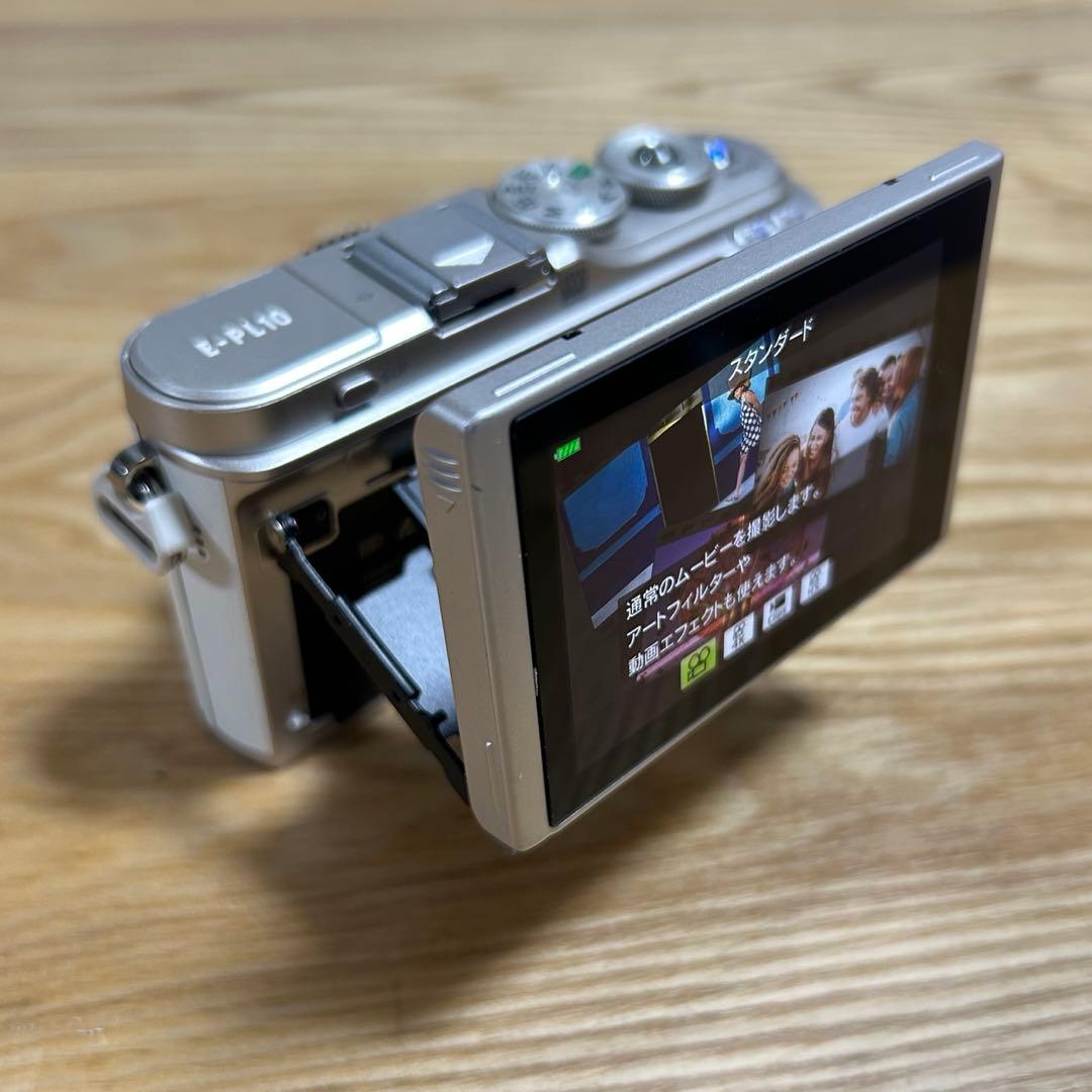OLYMPUS PEN E-PL10 EZダブルズームキット ホワイト