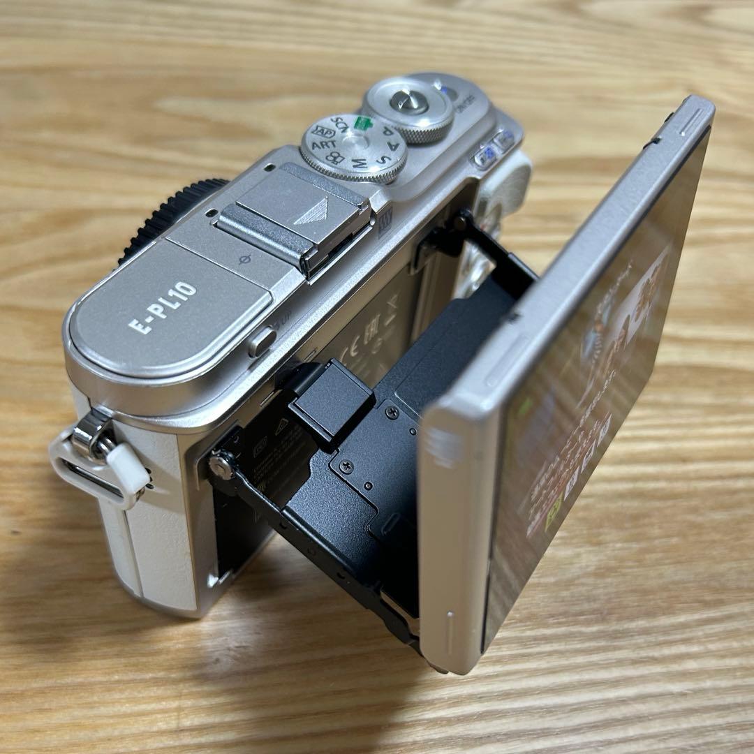 OLYMPUS PEN E-PL10 EZダブルズームキット ホワイト