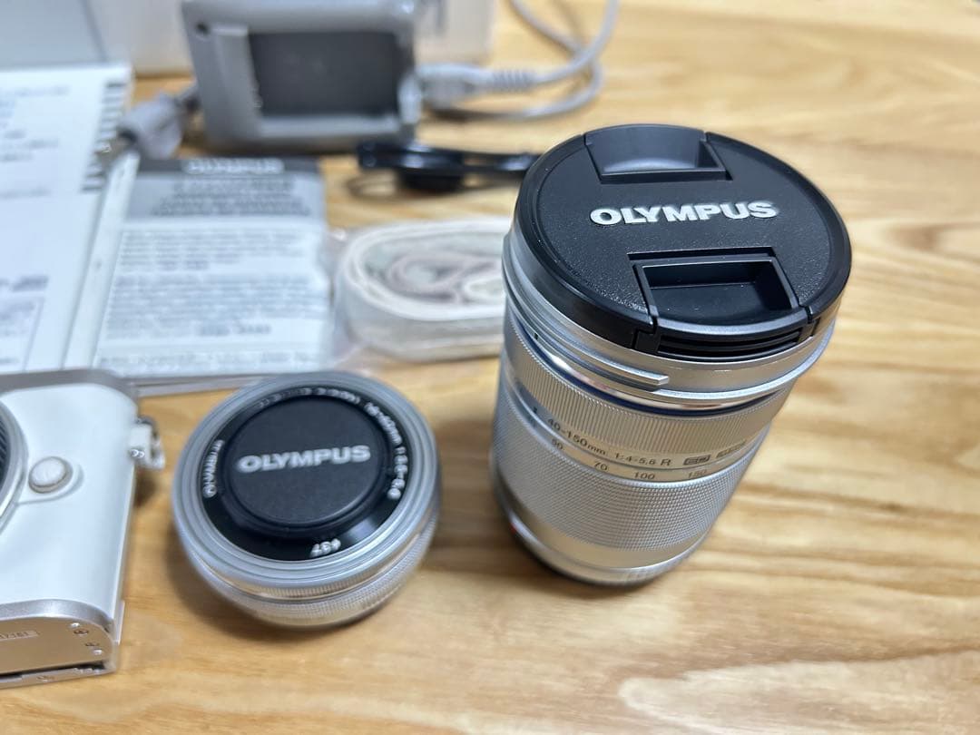 OLYMPUS PEN E-PL10 EZダブルズームキット ホワイト