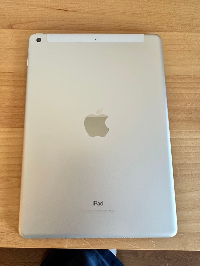 値下★Apple iPad 第5世代 32GB Wi-Fiセルラー