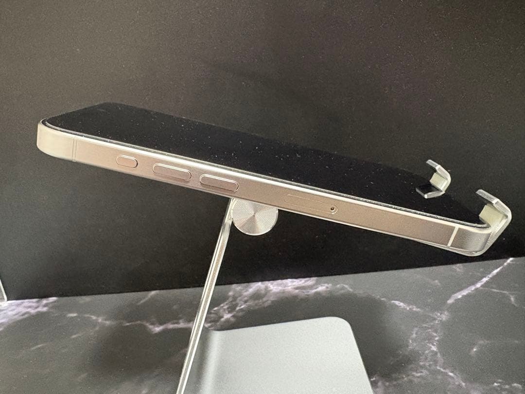 iPhone 15 Pro 128GB ホワイトチタニウムSIMフリー