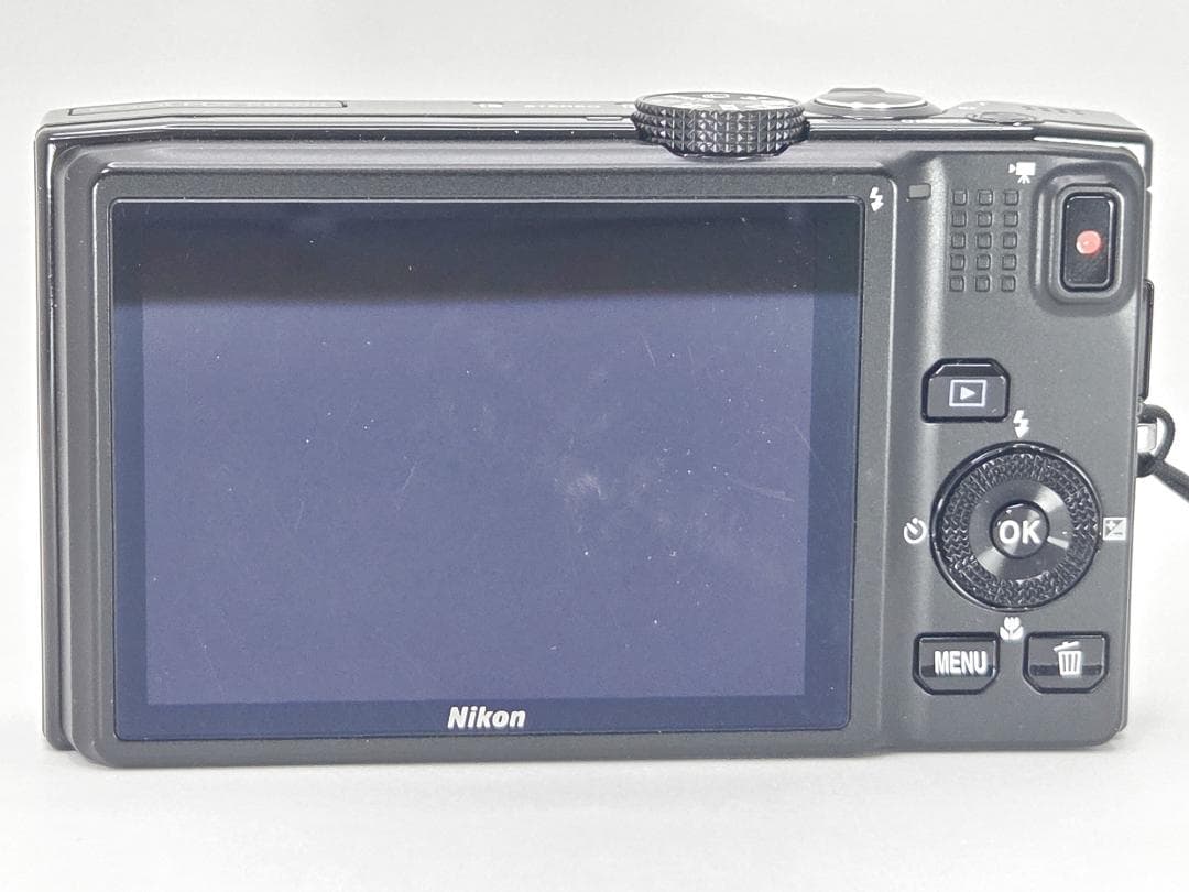 ニコン　Nikon COOLPIX S8200 ブラック《元箱&純正ケース付属》