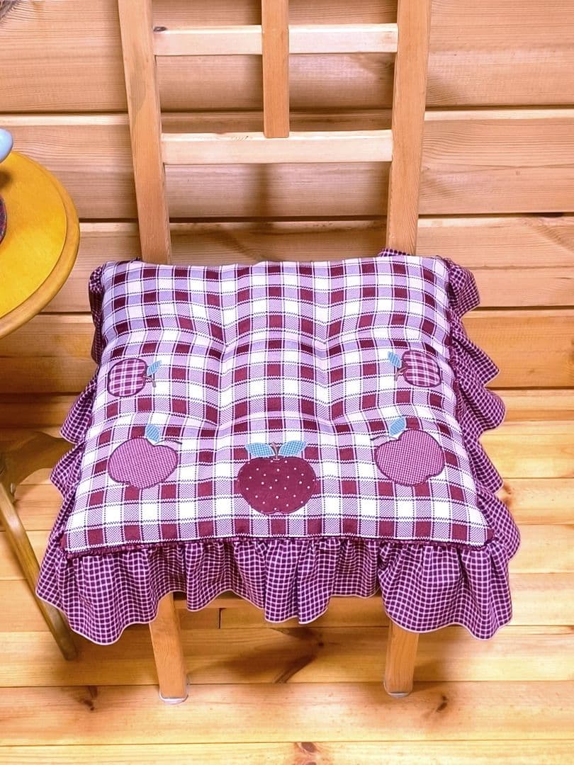 ⭐️アメリカンカントリー雑貨❤ෆりんごෆのフリフリチェアパッド♡45cm角♡赤