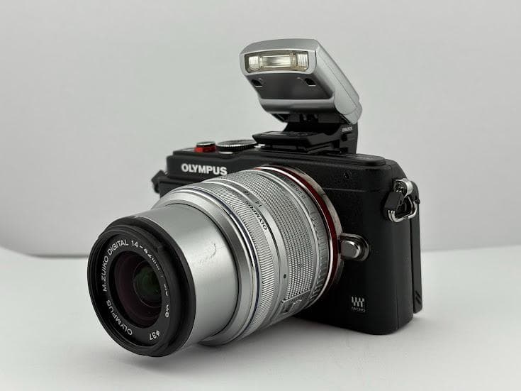 ★極上品★オリンパス PEN lite E-PL6 レンズキット★付属品多数★