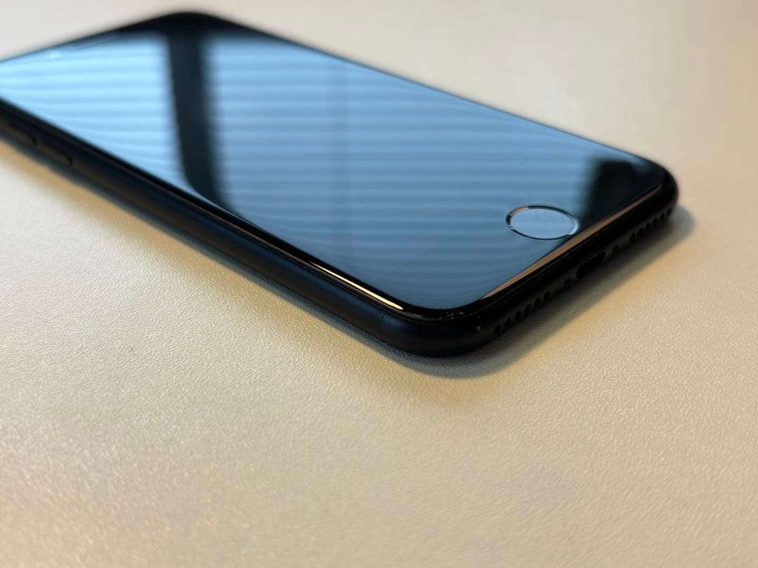 【美品】Apple iPhone SE (第2世代) 128GB ブラック