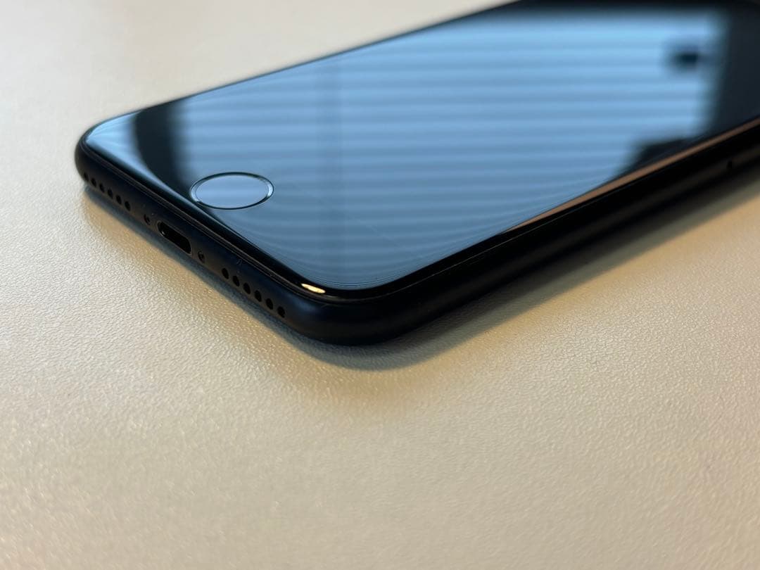 【美品】Apple iPhone SE (第2世代) 128GB ブラック