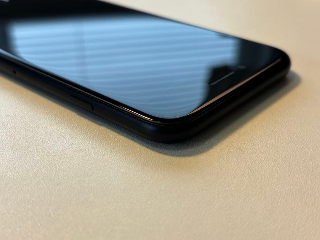【美品】Apple iPhone SE (第2世代) 128GB ブラック