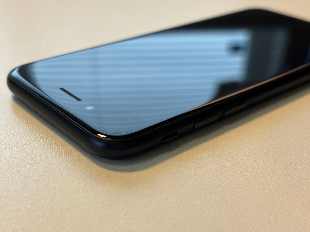 【美品】Apple iPhone SE (第2世代) 128GB ブラック