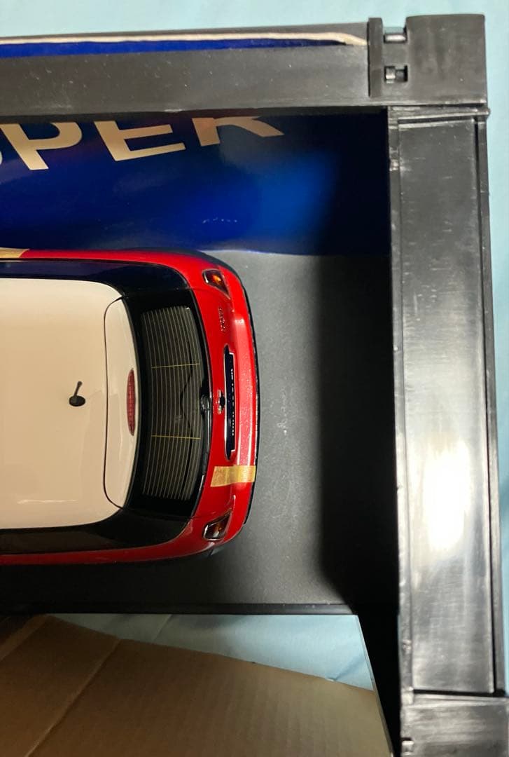 オートアート  MINI COOPER RED AUTOart 1/18