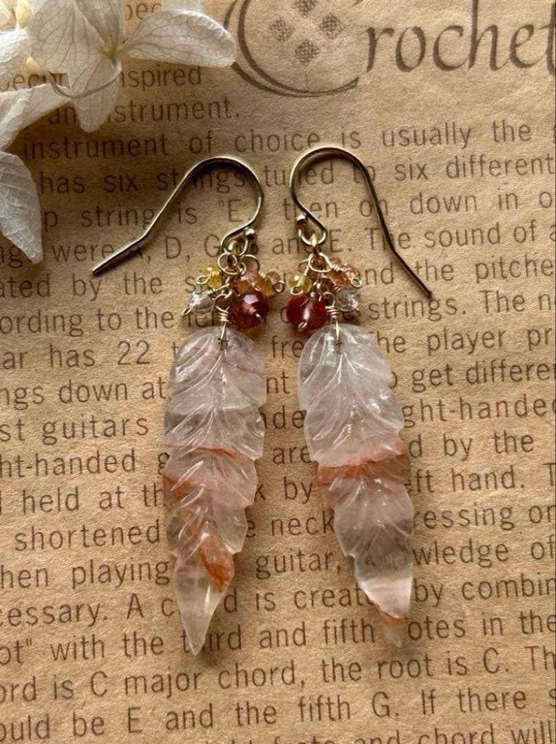 マニカラン水晶リーフカービング＆サファイアとアンデシンのピアス　14kgf