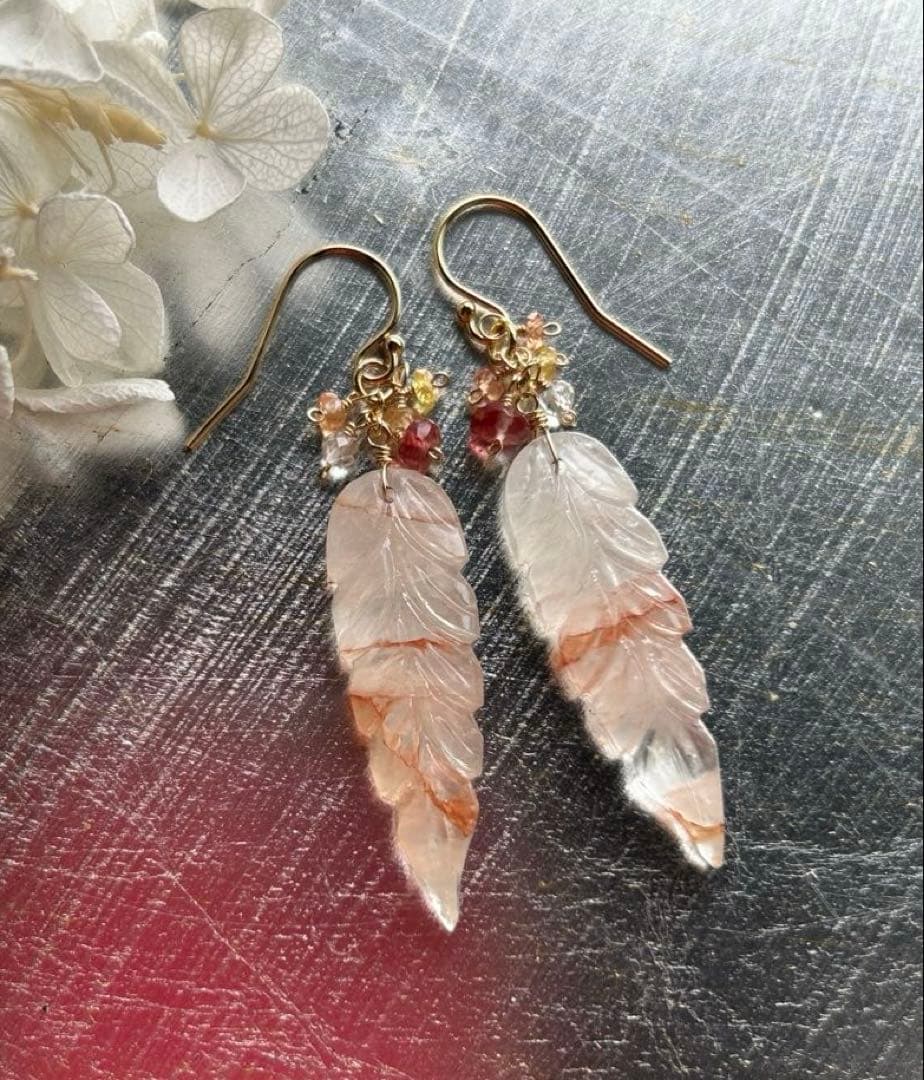 マニカラン水晶リーフカービング＆サファイアとアンデシンのピアス　14kgf