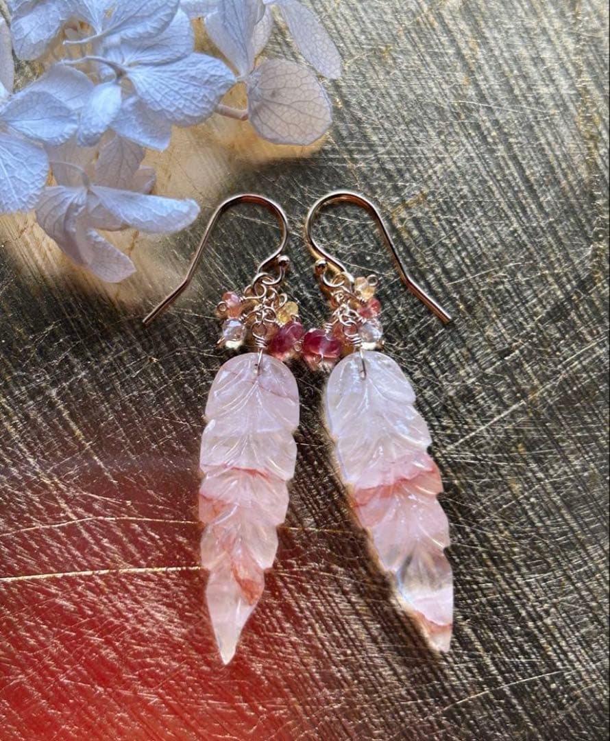 マニカラン水晶リーフカービング＆サファイアとアンデシンのピアス　14kgf