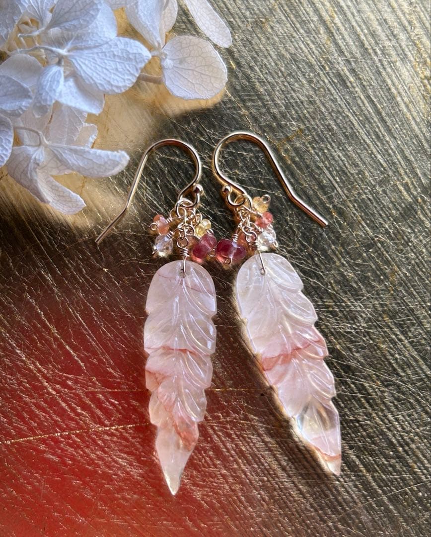 マニカラン水晶リーフカービング＆サファイアとアンデシンのピアス　14kgf