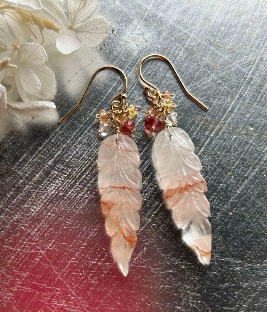 マニカラン水晶リーフカービング＆サファイアとアンデシンのピアス　14kgf