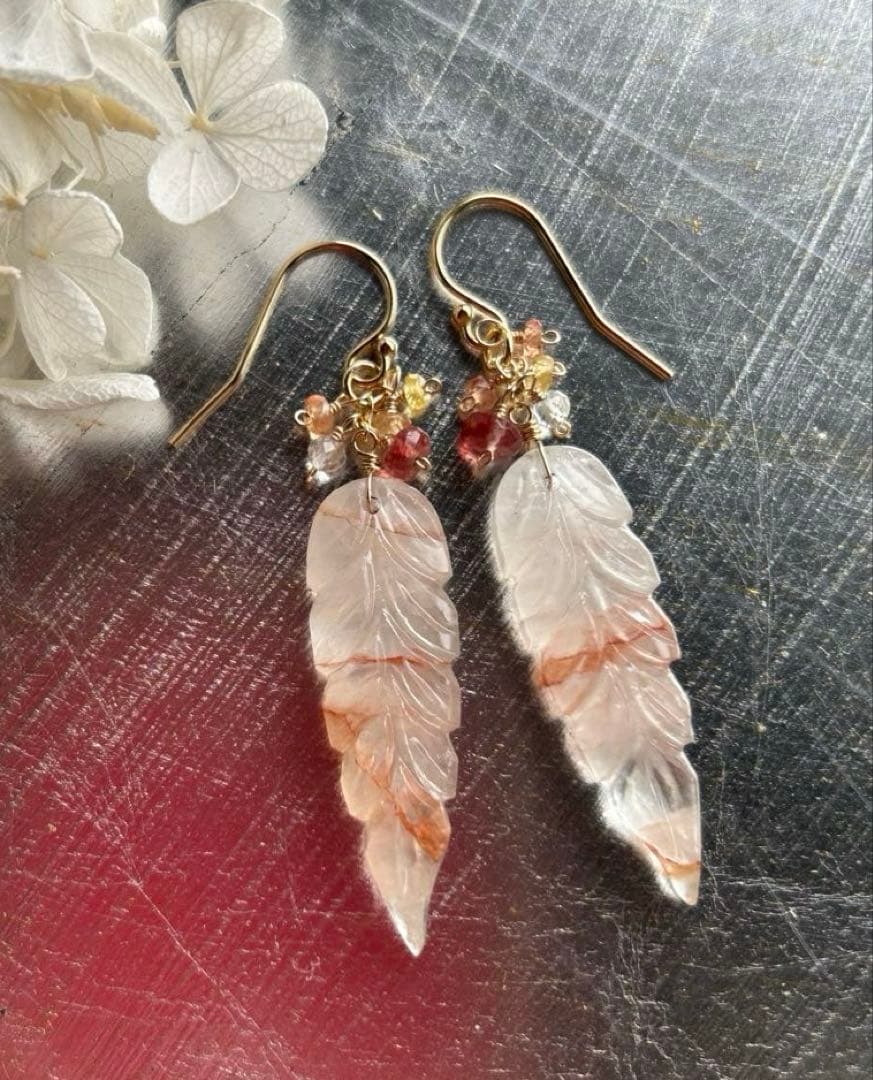 マニカラン水晶リーフカービング＆サファイアとアンデシンのピアス　14kgf