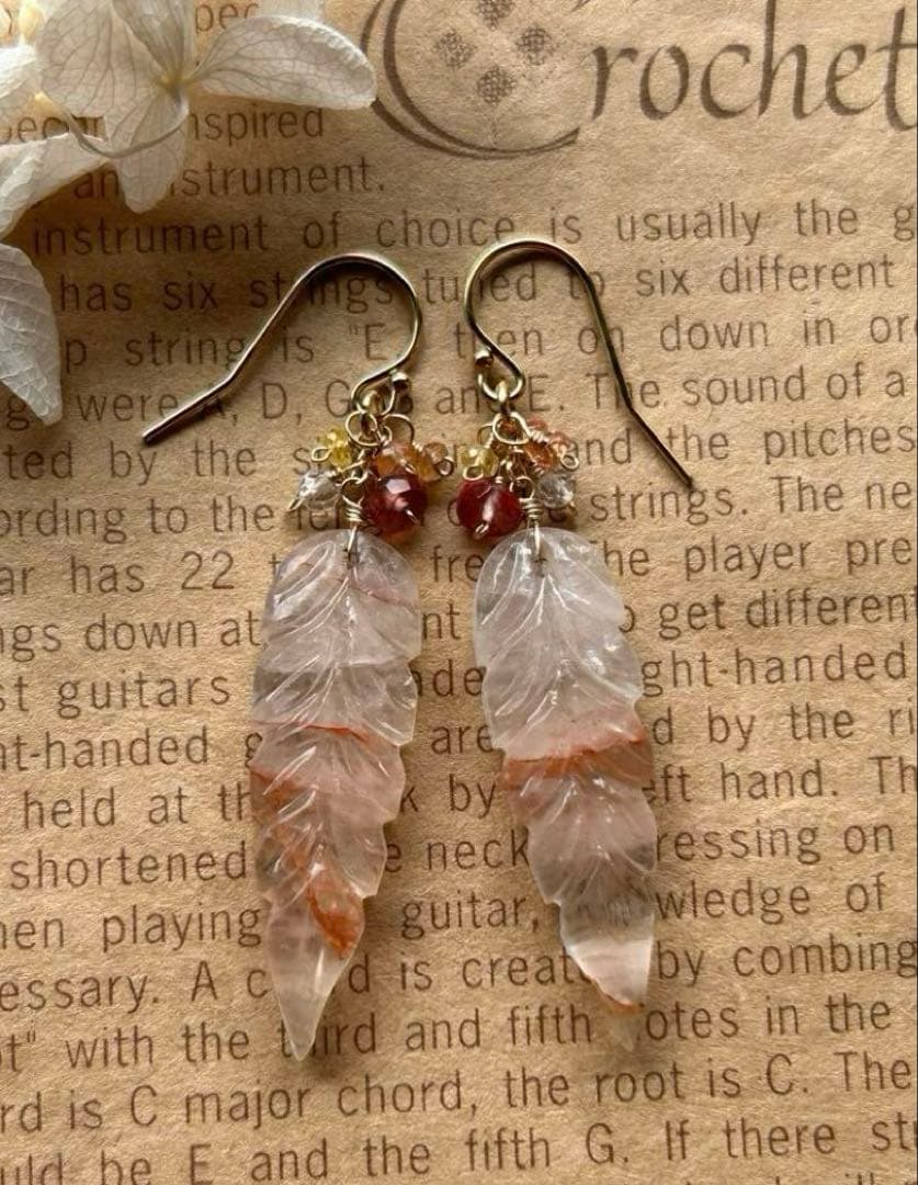 マニカラン水晶リーフカービング＆サファイアとアンデシンのピアス　14kgf