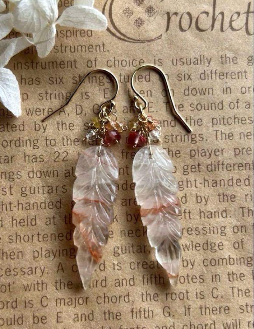 マニカラン水晶リーフカービング＆サファイアとアンデシンのピアス　14kgf