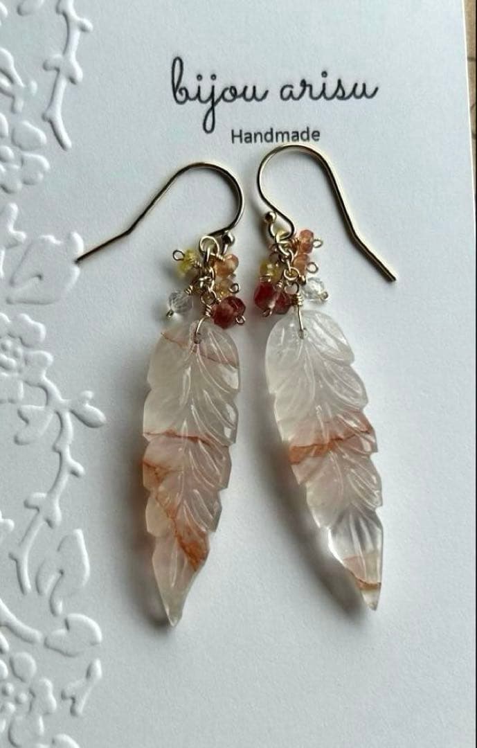 マニカラン水晶リーフカービング＆サファイアとアンデシンのピアス　14kgf