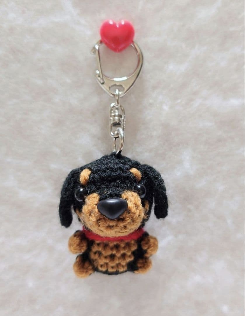 ミニチュアダックス（黒×キャメル）　キーホルダー（ミニ）