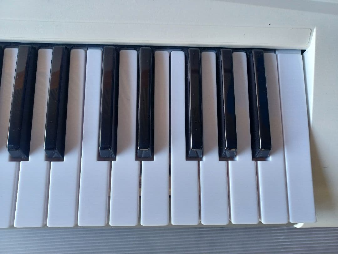 Yamaha EZ-J200 ホワイトキーボード