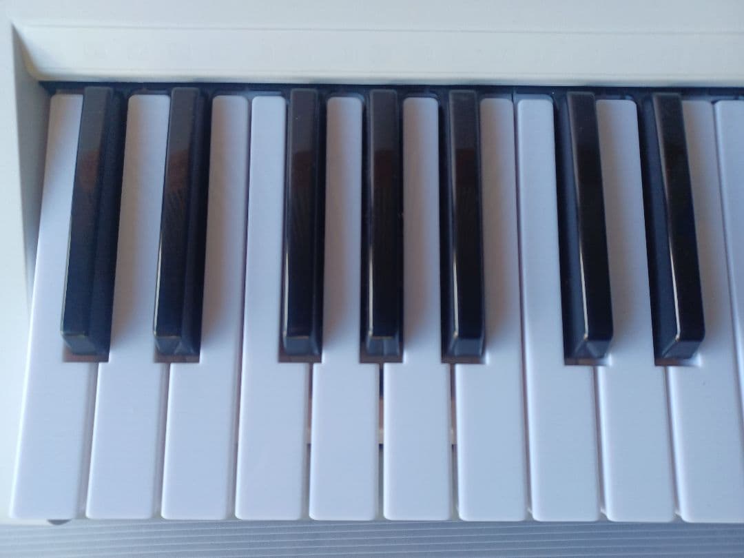 Yamaha EZ-J200 ホワイトキーボード