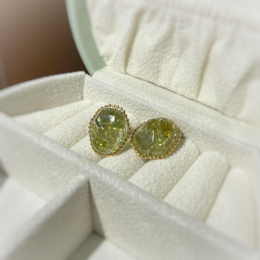 ペリドットのピアス