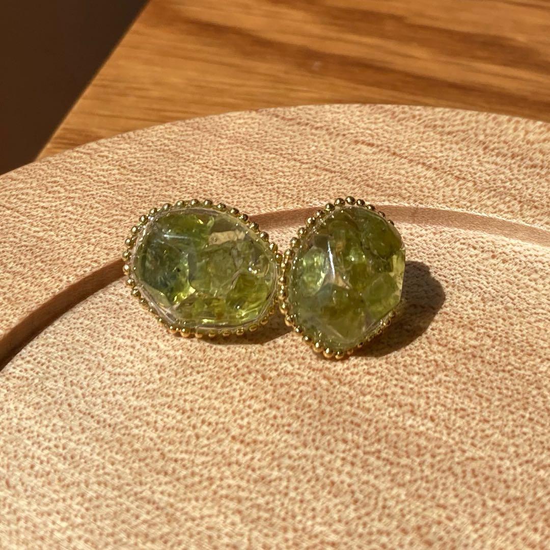 ペリドットのピアス