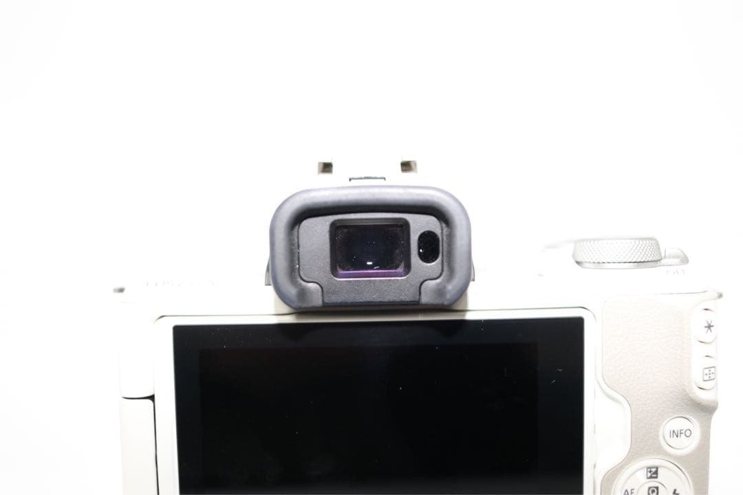 ☆美品【Canon】EOS Kiss M2 + 15-45mm キャノン