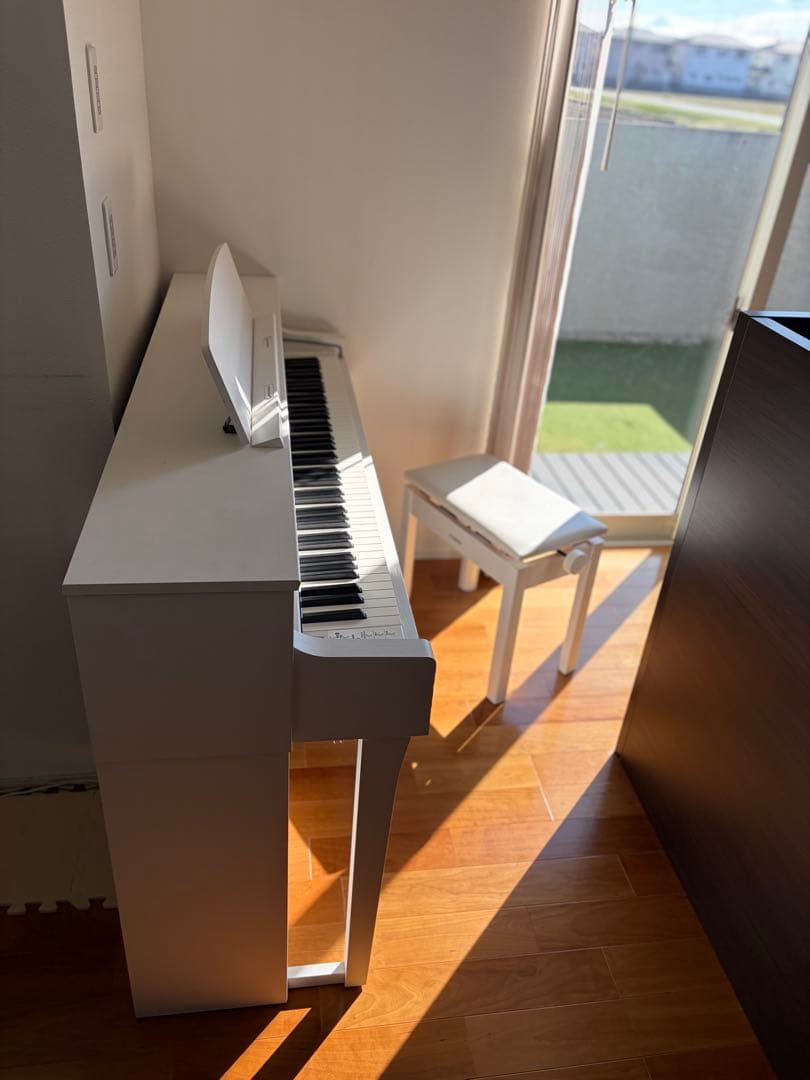 【送料込2019年製】YAMAHA 電子ピアノ SCLP-6450WH 木製鍵盤