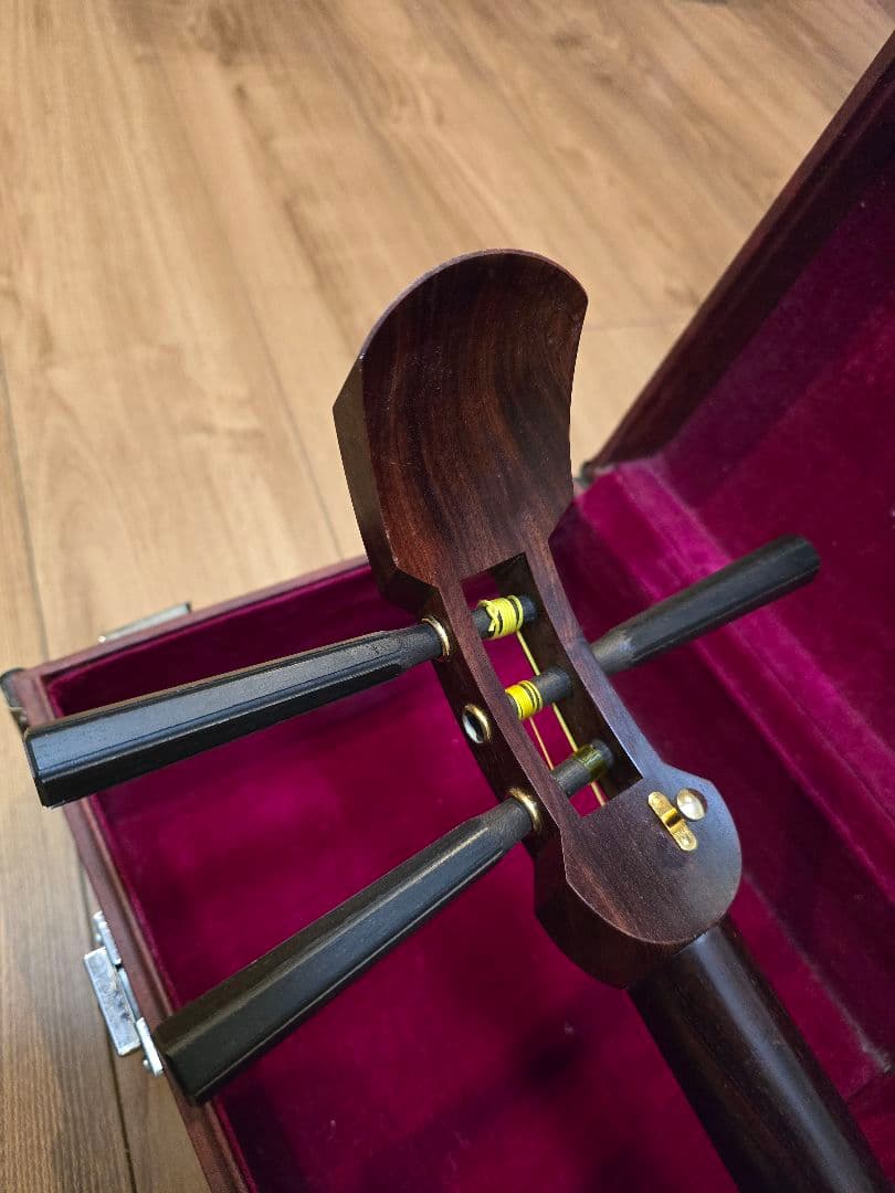 メンテナンス済み　すぐ弾けます！紅木の三味線本体　中棹約2.7センチ　東さわり