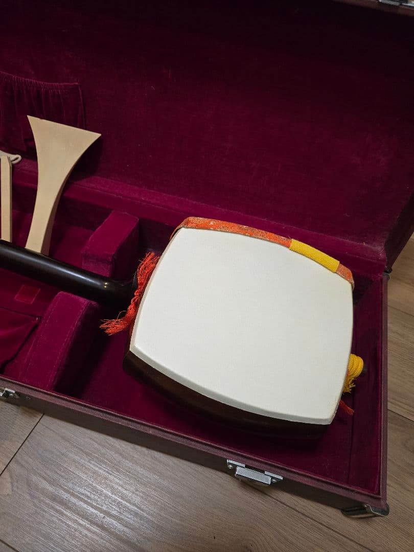 メンテナンス済み　すぐ弾けます！紅木の三味線本体　中棹約2.7センチ　東さわり