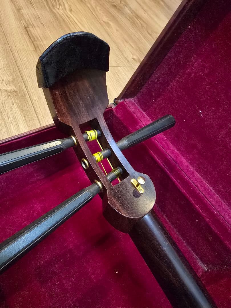 メンテナンス済み　すぐ弾けます！紅木の三味線本体　中棹約2.7センチ　東さわり