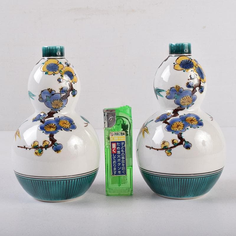 九谷焼　三代三ツ井為吉作　色絵松竹梅文　瓢箪徳利　一對　共箱　C　R8925