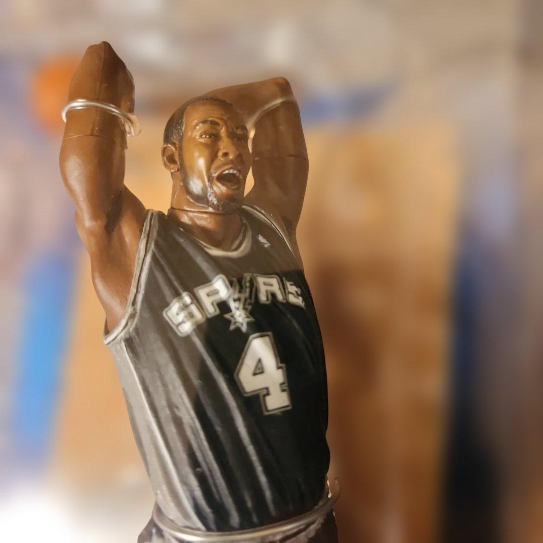 NBA フィンリー フィギュア 4番