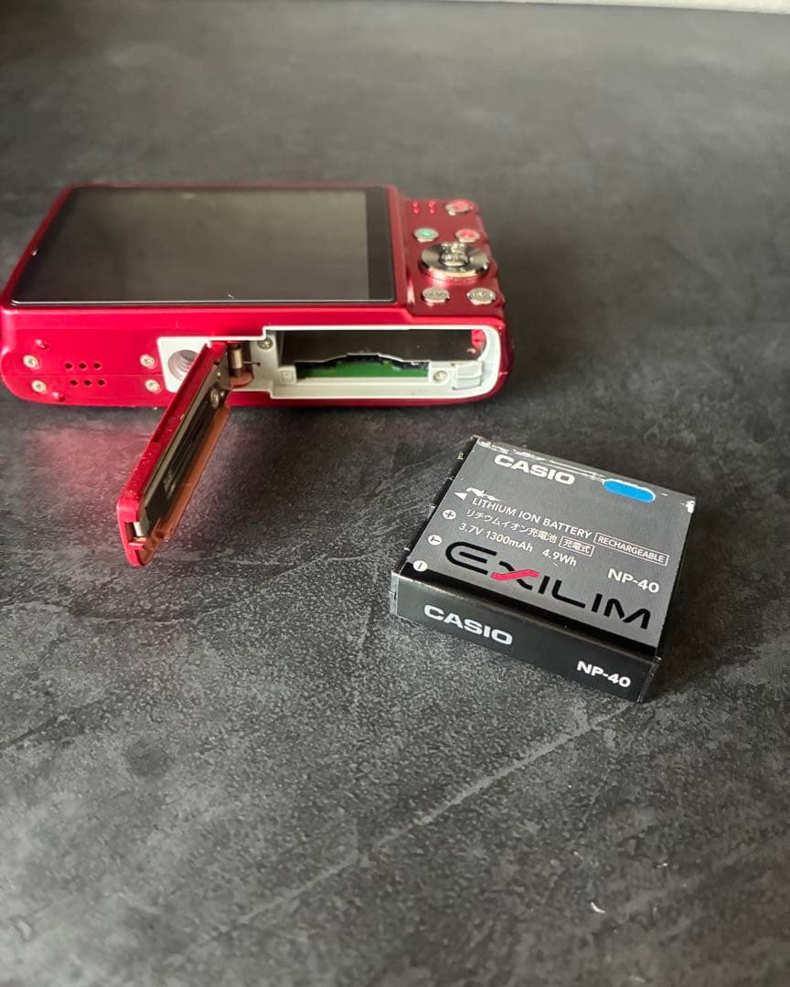CASIO EXILIM 12.1メガピクセル 赤