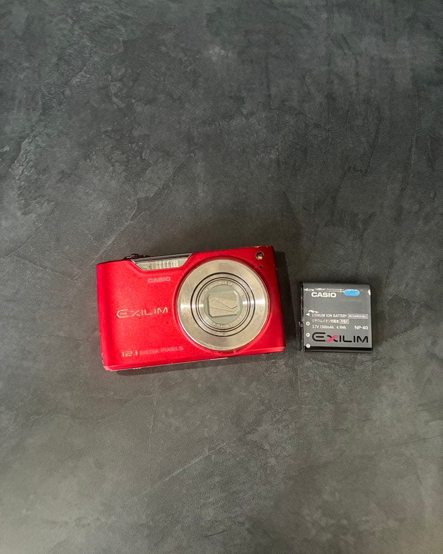 CASIO EXILIM 12.1メガピクセル 赤