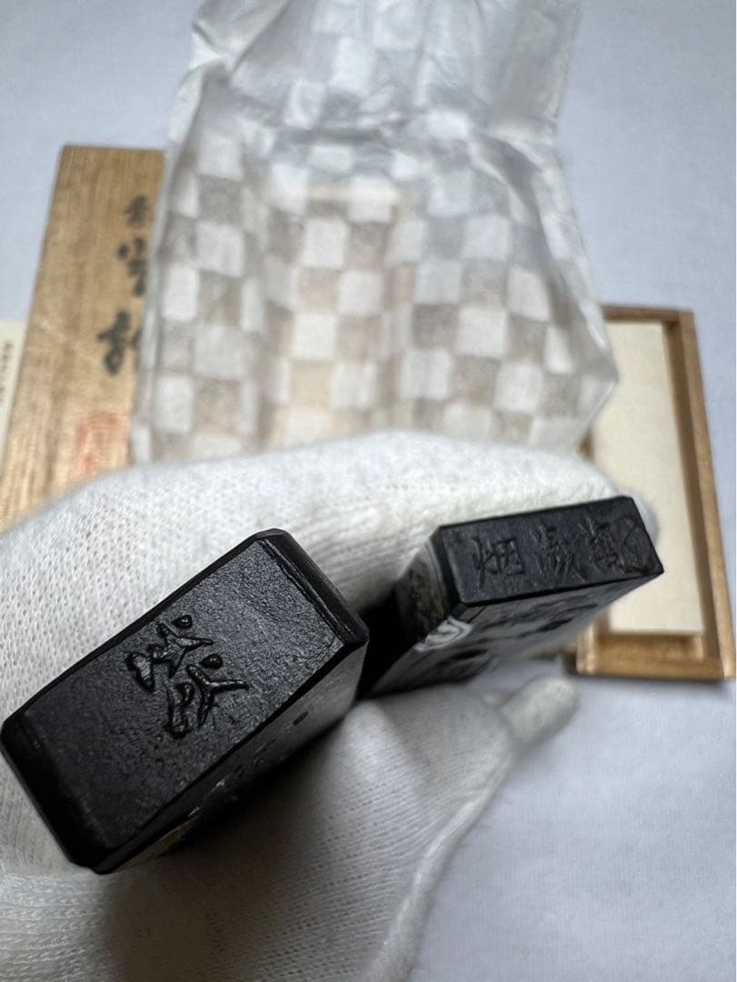 東京老舗高級油煙、稀少青墨霧箱入2点 稀少古墨状態良得！