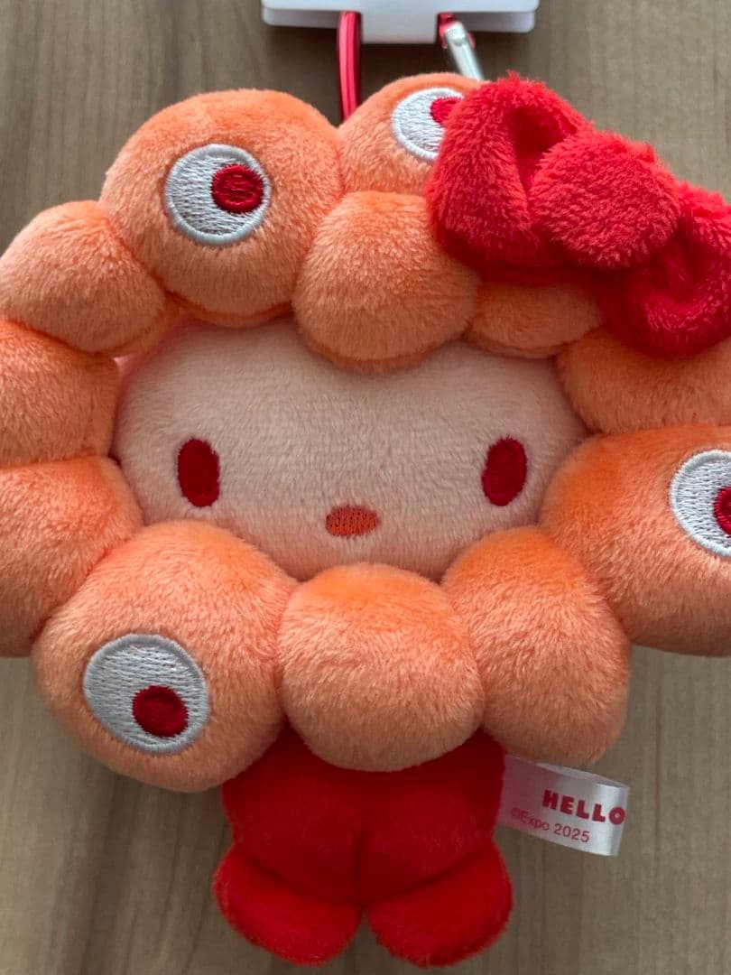サンリオミャクミャク　推しカラー　キティ ぬいぐるみ カラビナ付き