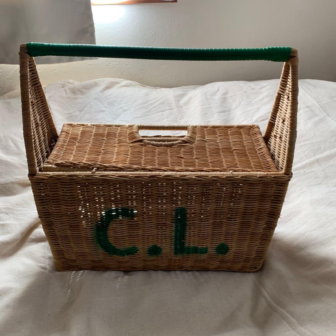 籐製バスケット C.L.の文字入り　インテリア雑貨　マガジンラック