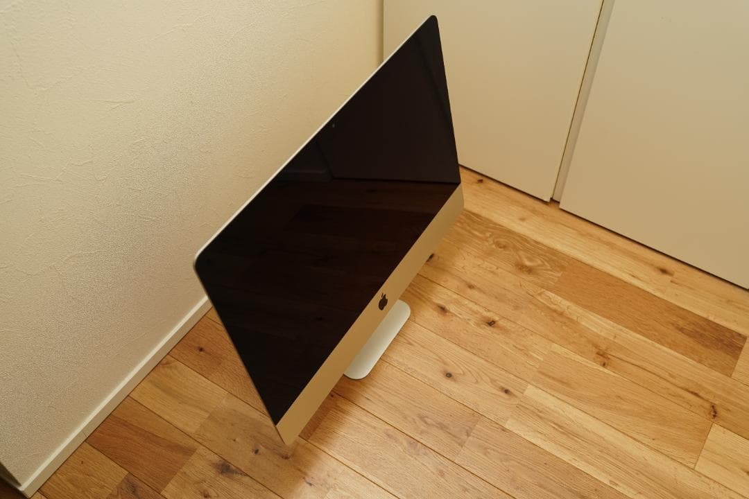 21.5インチiMac Retina 4Kディスプレイモデル　2015