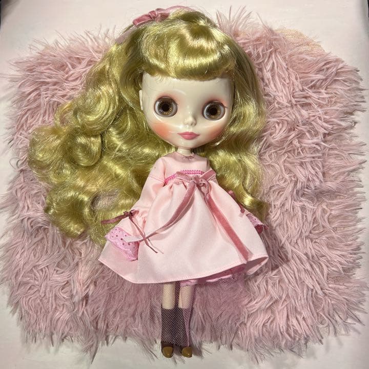 ♡ブライス　アイシードール　アウトフィット　ワンピース　ピンク