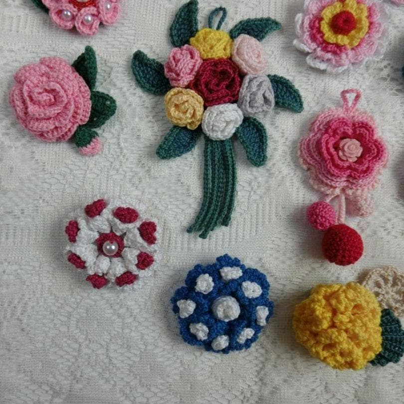 レース編みコサージュ、モチーフ20点　No.08