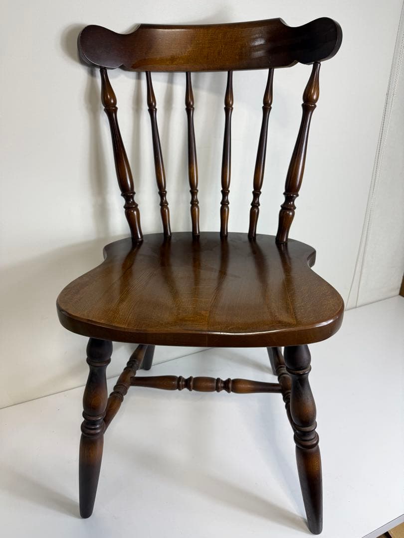 キツツキマーク　椅子①