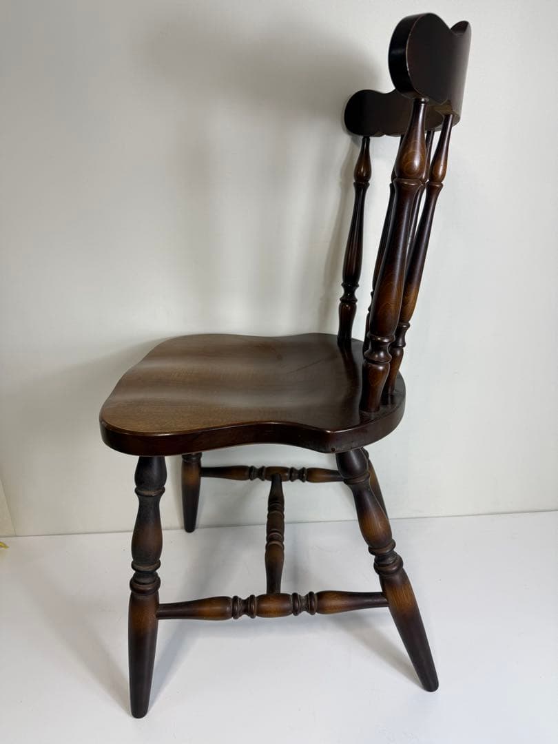 キツツキマーク　椅子①